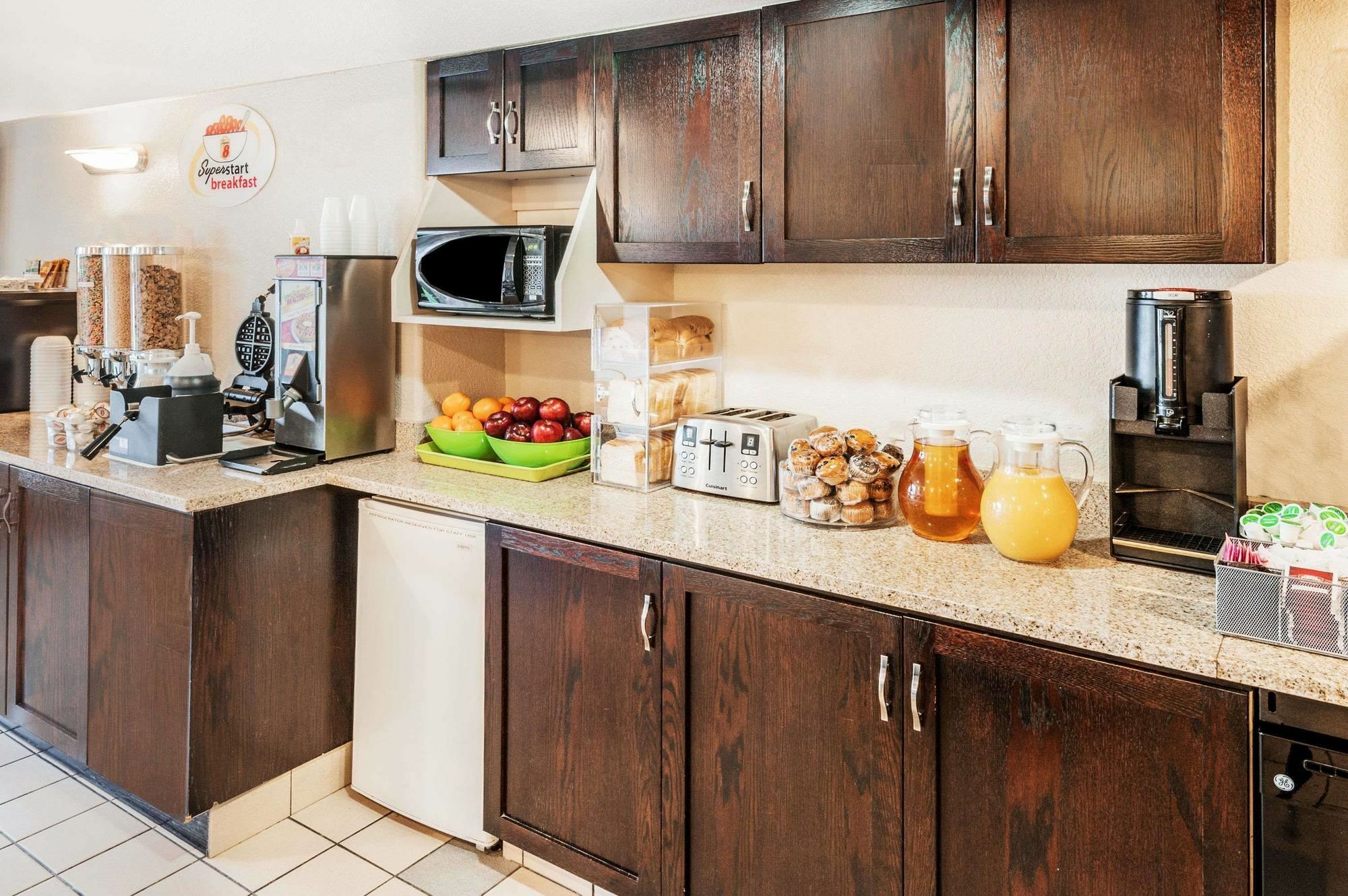 Homestay Express Airdrie Exteriör bild