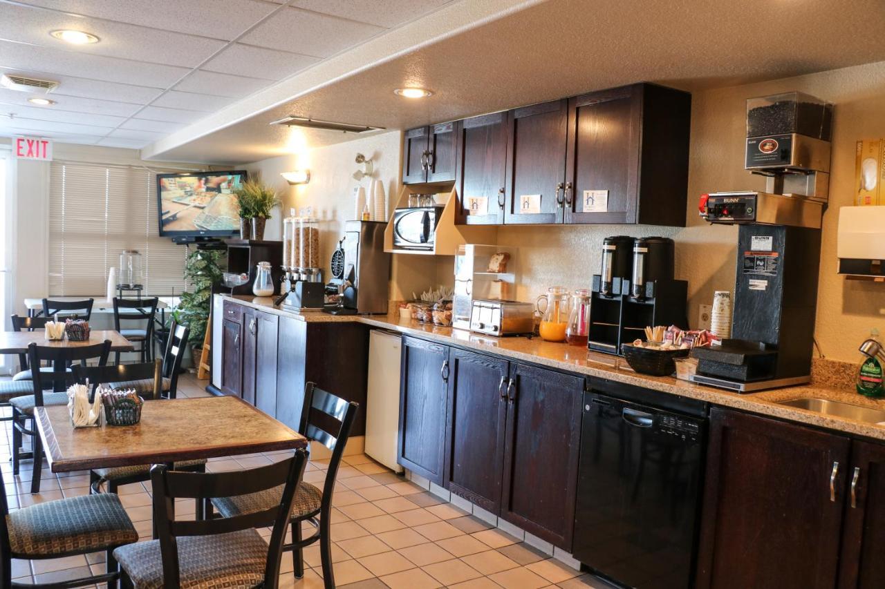 Homestay Express Airdrie Exteriör bild